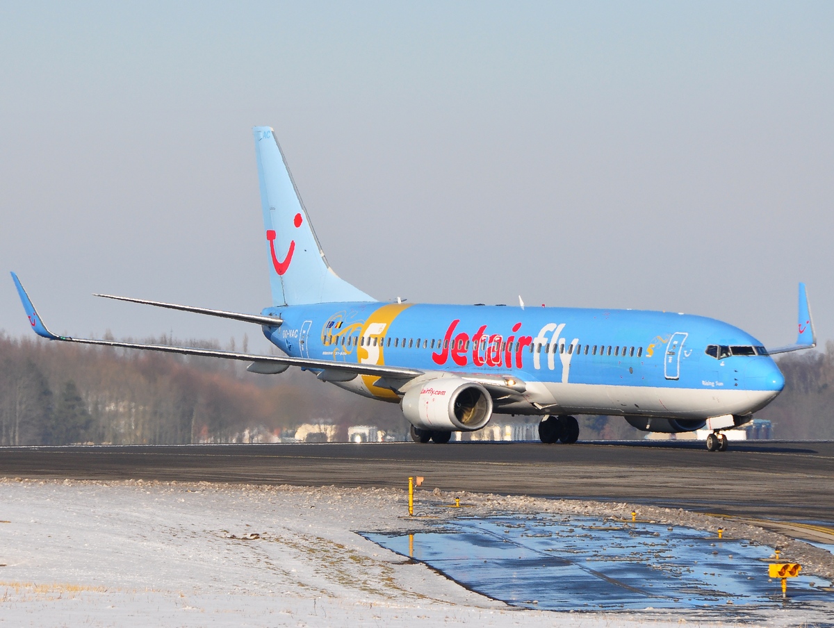 OO-VAC - 737-8BK(WL) - JetairFly - LGG - 16-02-2010b