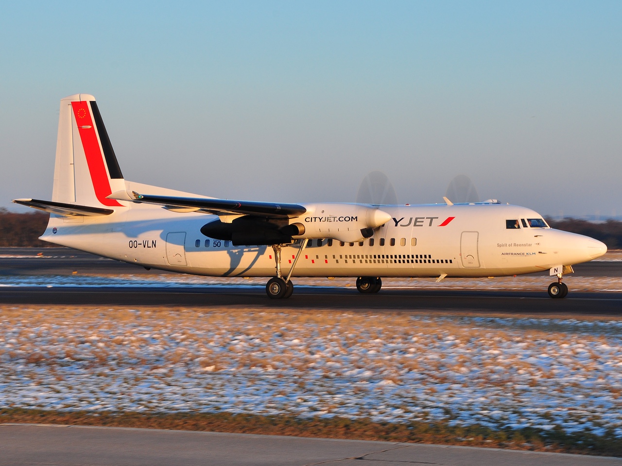 OO-VLN - Fokker 50 - Cityjet - LUX - 07-03-2010b