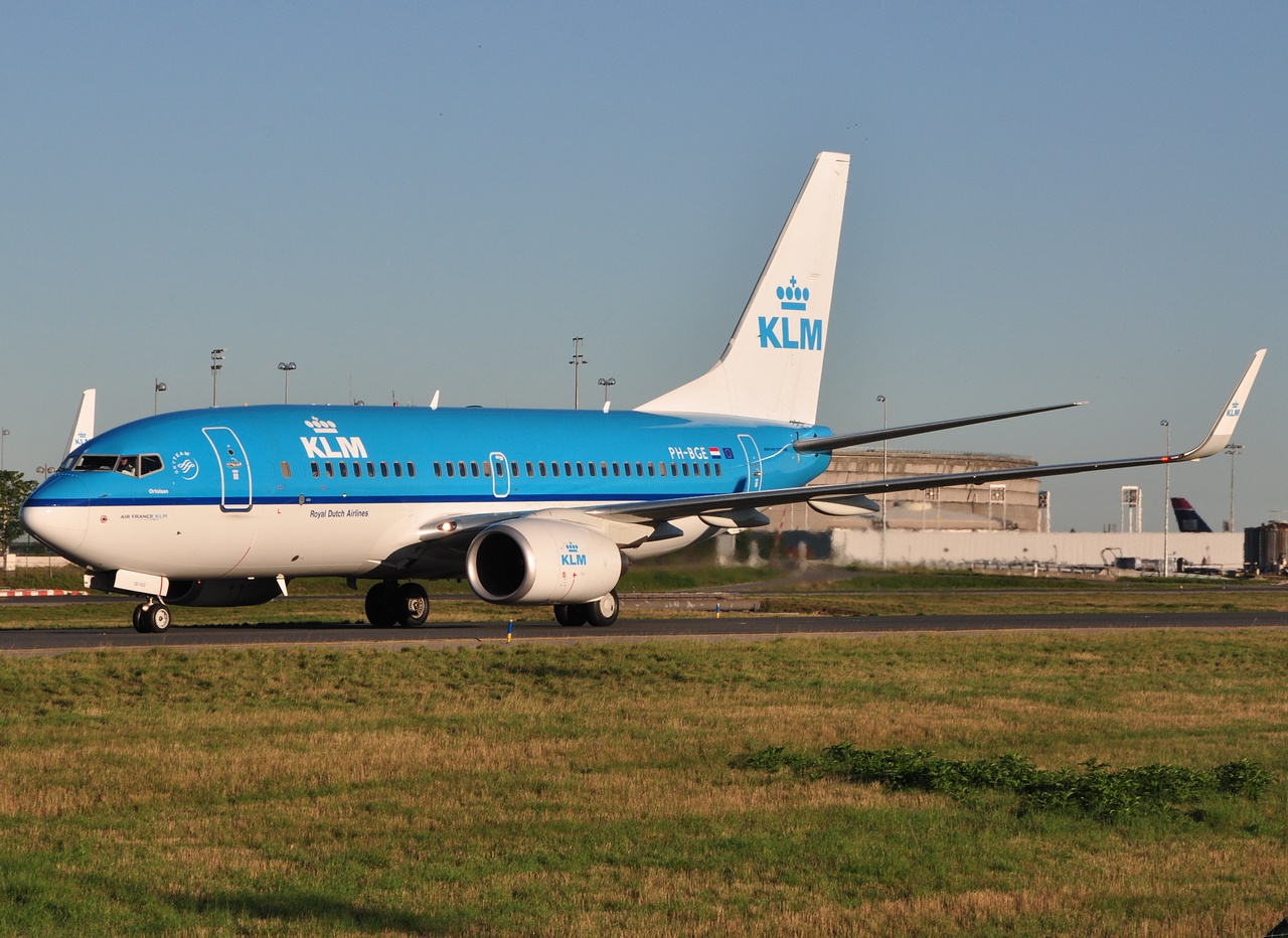 PH-BGE - 737-7K2(WL) - KLM Royal Dutch Airlines - CDG - 21-08-2010