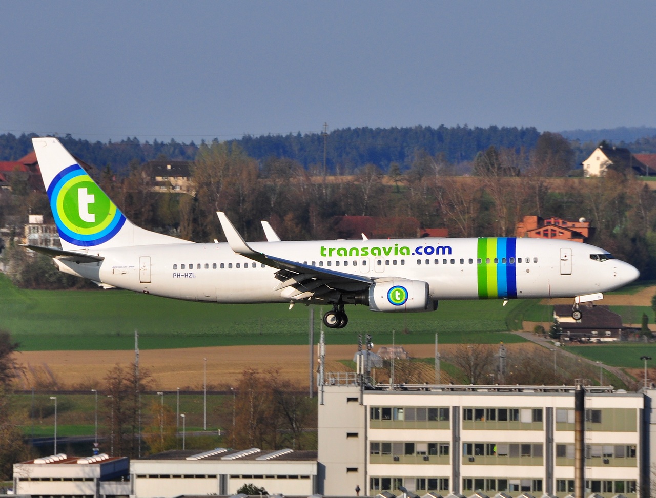 PH-HZL - 737-8K2(WL) - Transavia - ZRH - 11-04-2010