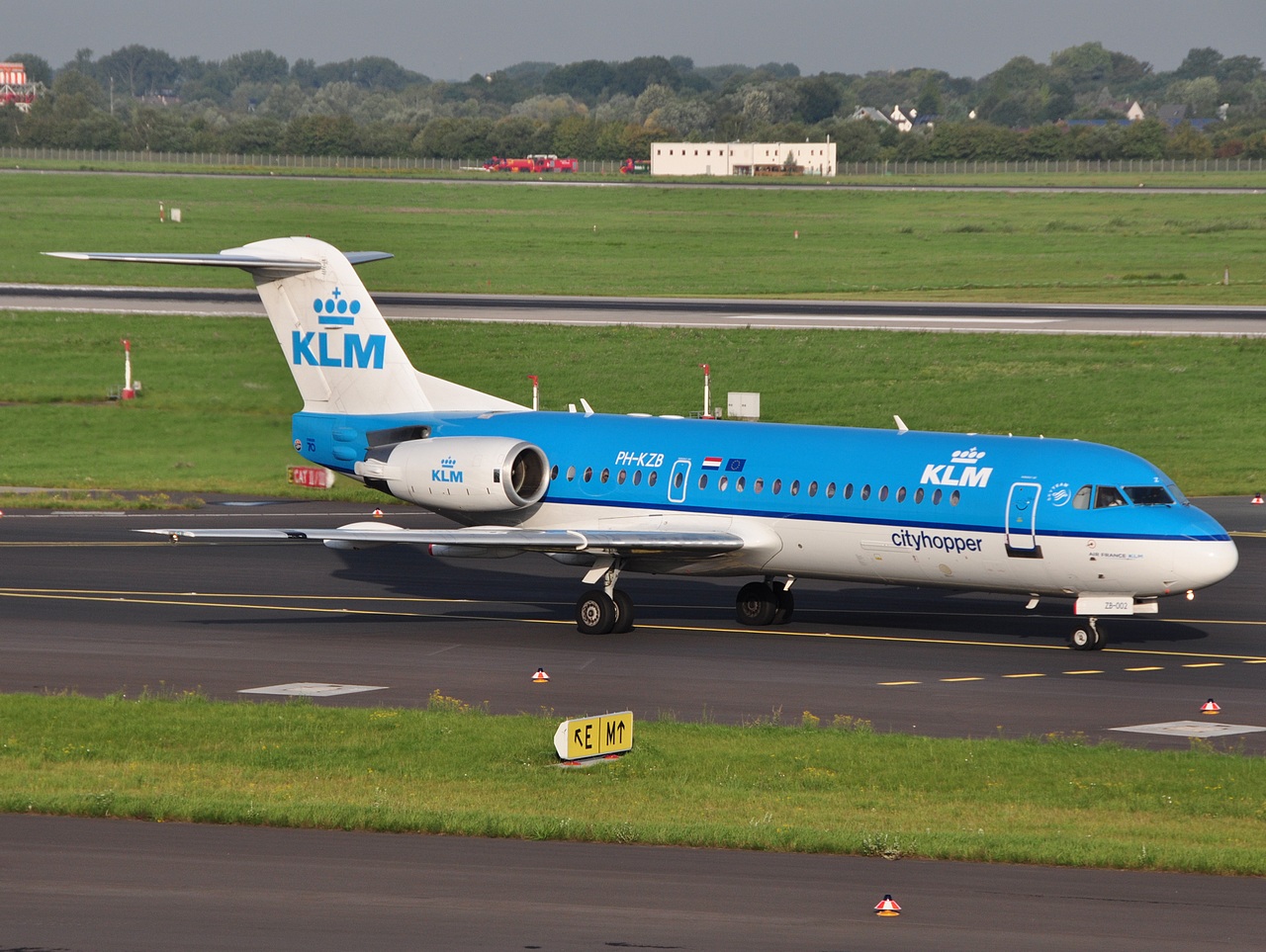 PH-KZB - Fokker 70 - KLM Cityhopper - DUS - 11-09-2010