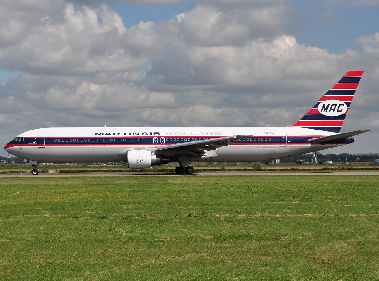 PH-MCL - 767-31A(ER) - Martinair Holland - AMS - 03-09-2010