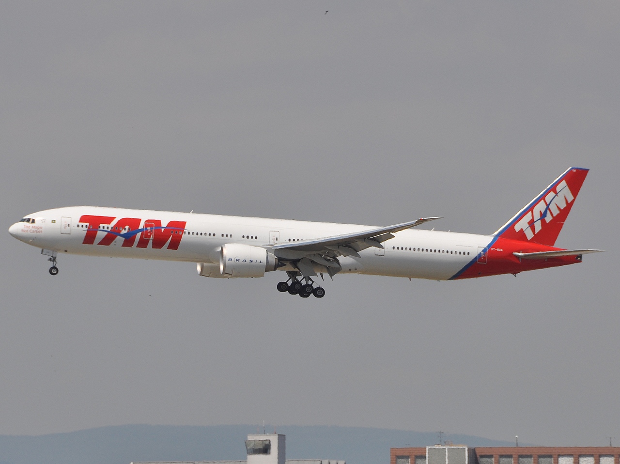 PT-MUA - 777-32W(ER) - TAM Linhas Aereas - FRA - 07-07-2010