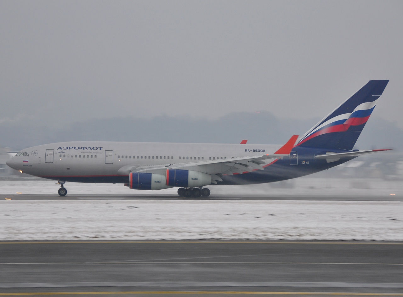 RA-96008 - Ilyushin Il-96-300 - Aeroflot _ Russian Airlines - SZG - 09-01-2010b