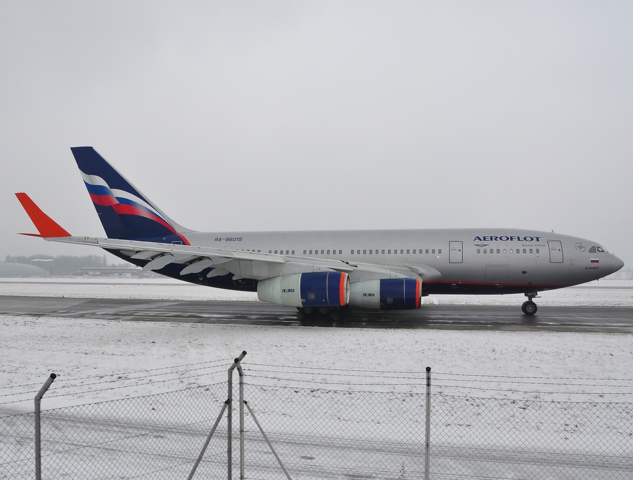 RA-96015 - Ilyushin Il-96-300 - Aeroflot _ Russian Airlines - SZG - 09-01-2010b