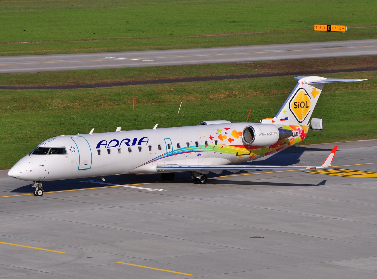 S5-AAD - CRJ-200LR - Adria Airways - ZRH - 11-04-2010