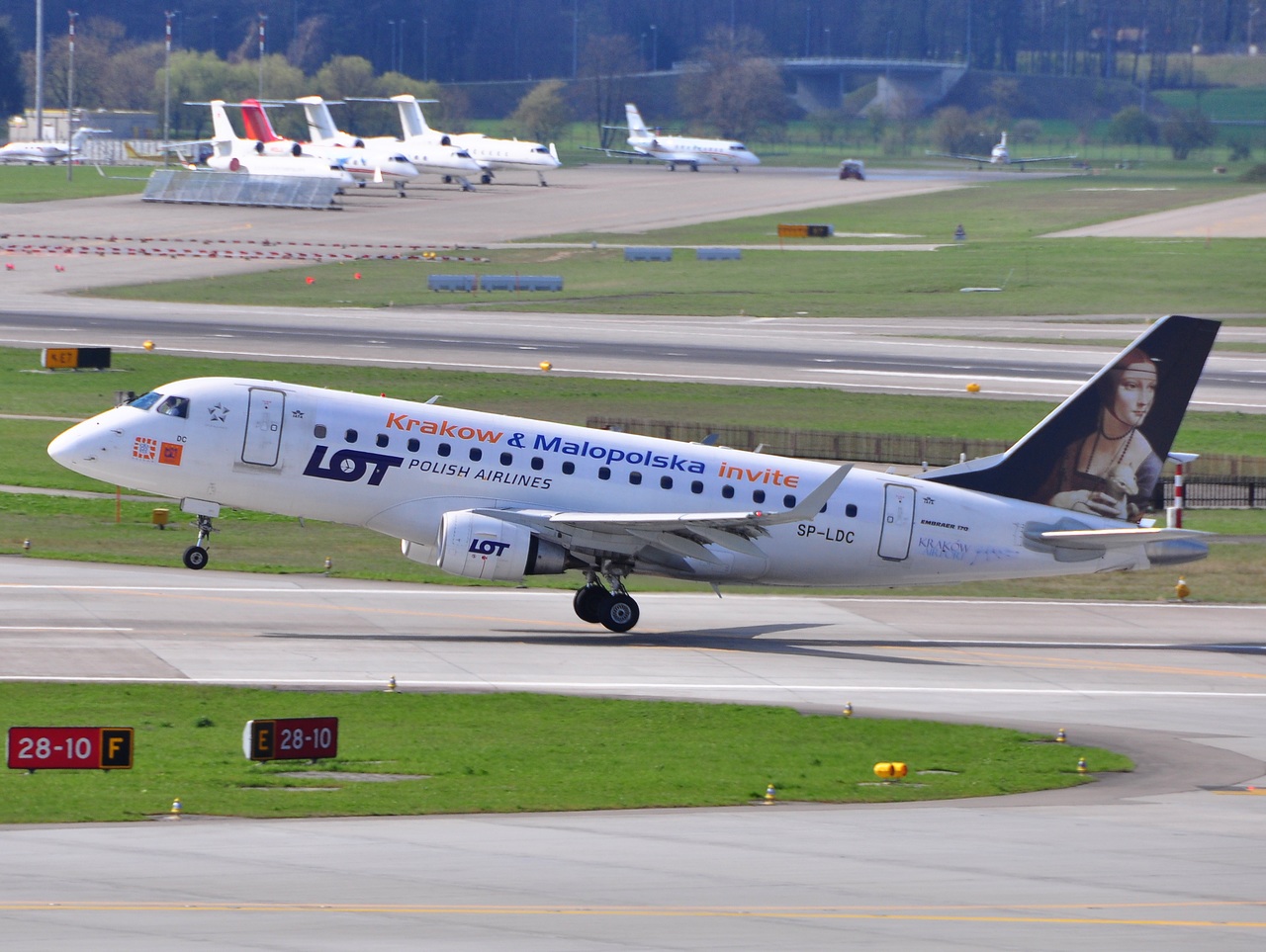 SP-LDC - ERJ-170STD (ERJ-170-100) - LOT _ Polish Airlines - ZRH - 11-04-2010