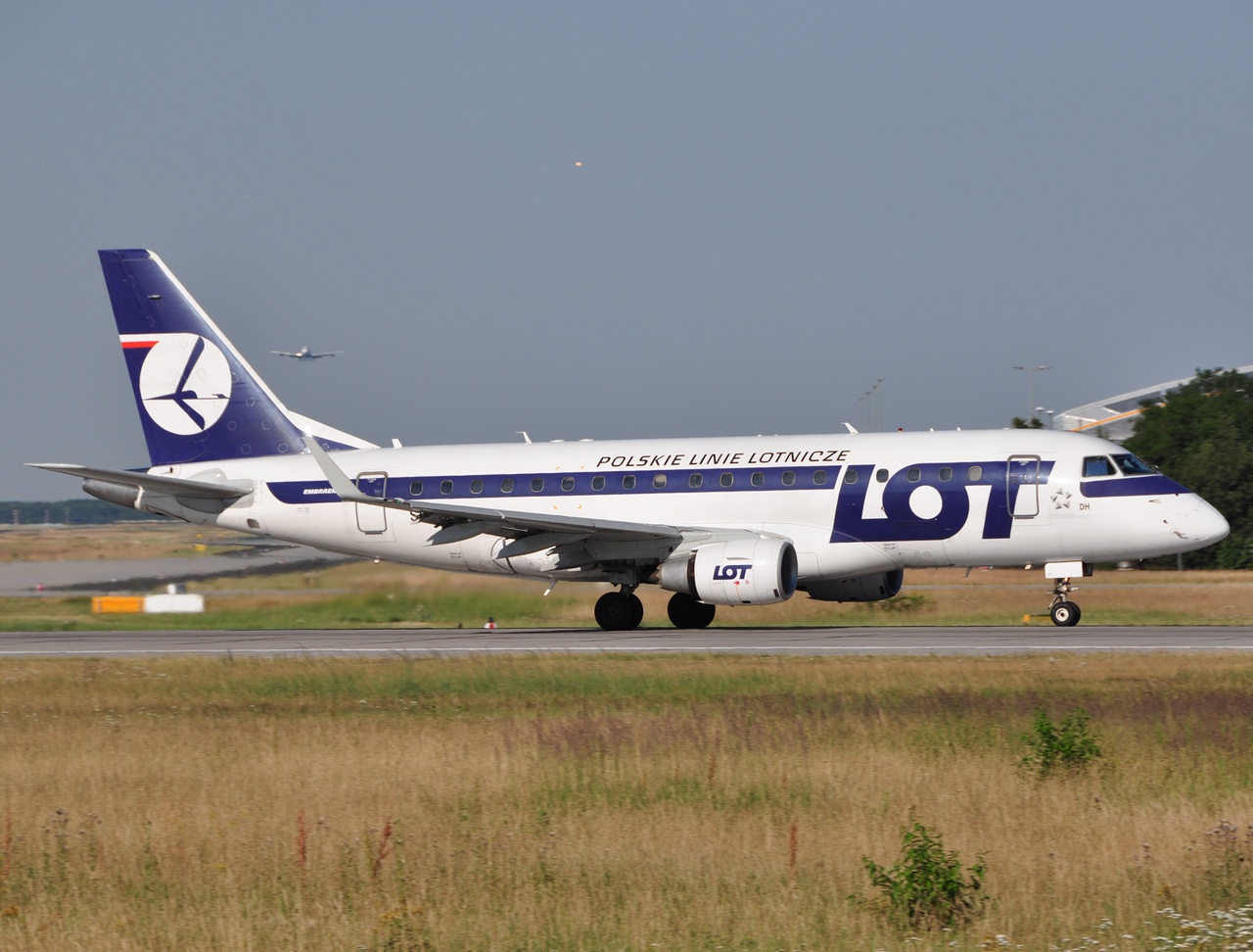 SP-LDF - ERJ-170STD (ERJ-170-100) - LOT _ Polish Airlines - FRA - 07-07-2010