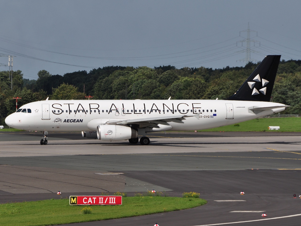 SX-DVQ - A320-232 - Aegean Airlines - DUS - 11-09-2010