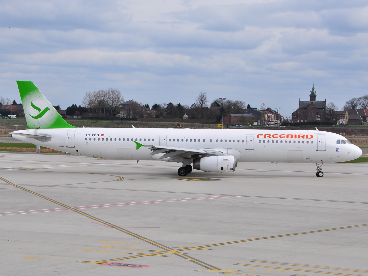 TC-FBG - A321-131 - Freebird Airlines - CRL - 05-04-2010