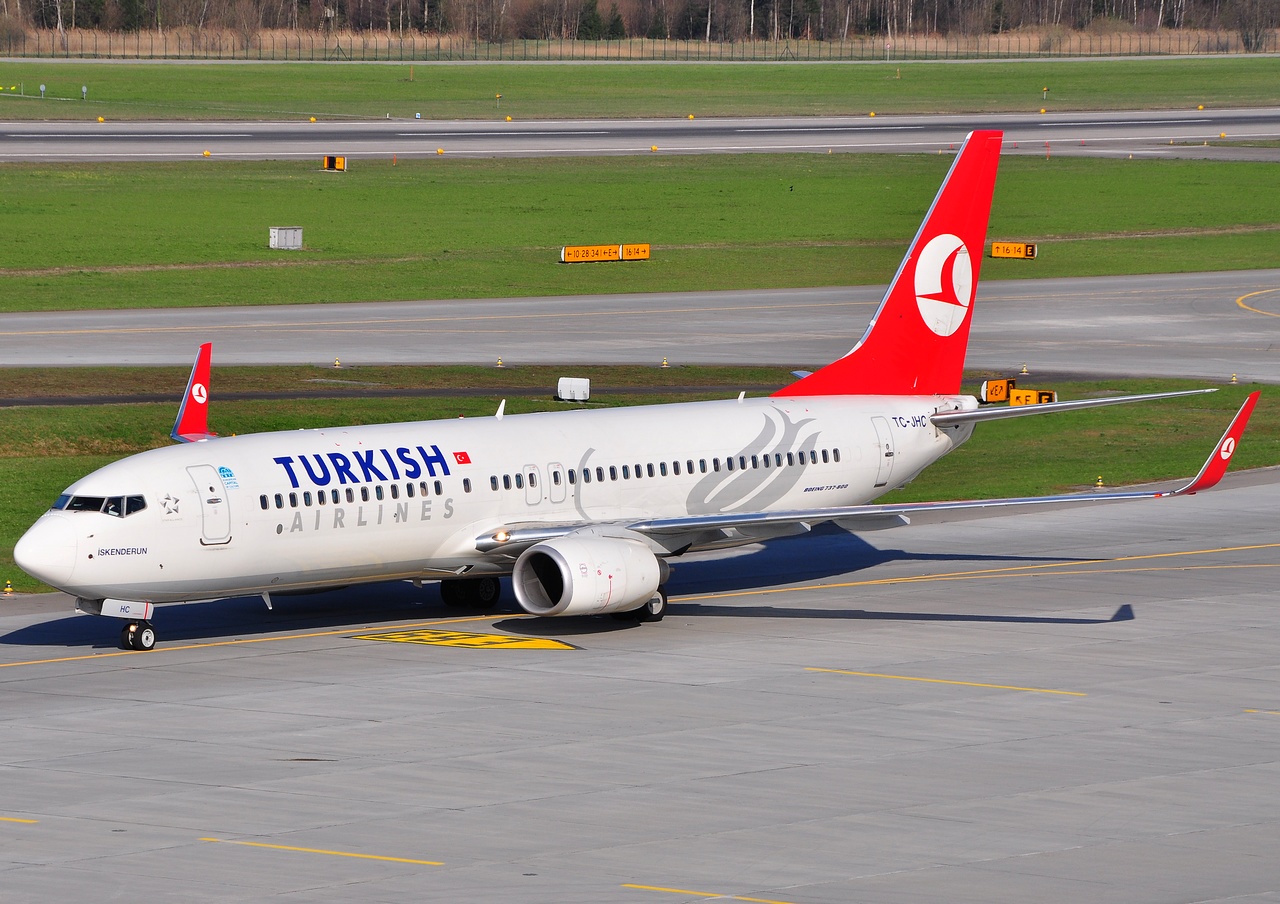 TC-JHC - 737-8F2(WL) - Turkish Airlines - ZRH - 11-04-2010