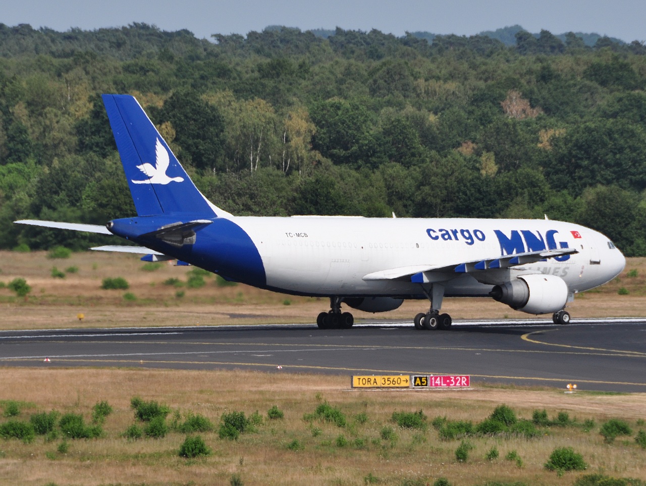 TC-MCB - A300B4-203 - MNG Airlines - CGN - 10-07-2010b