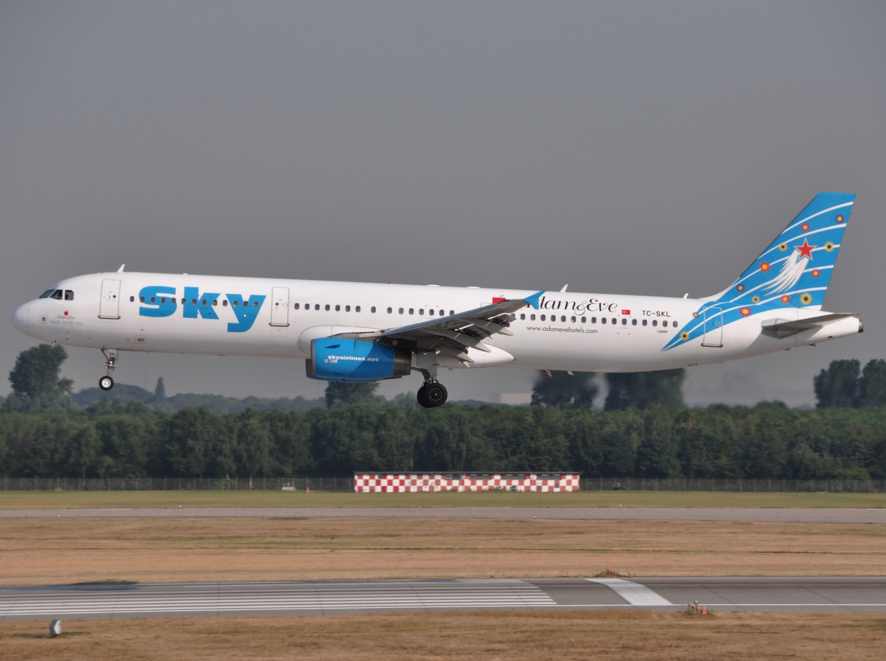 TC-SKL - A321-231 - Sky Airlines - DUS - 10-07-2010