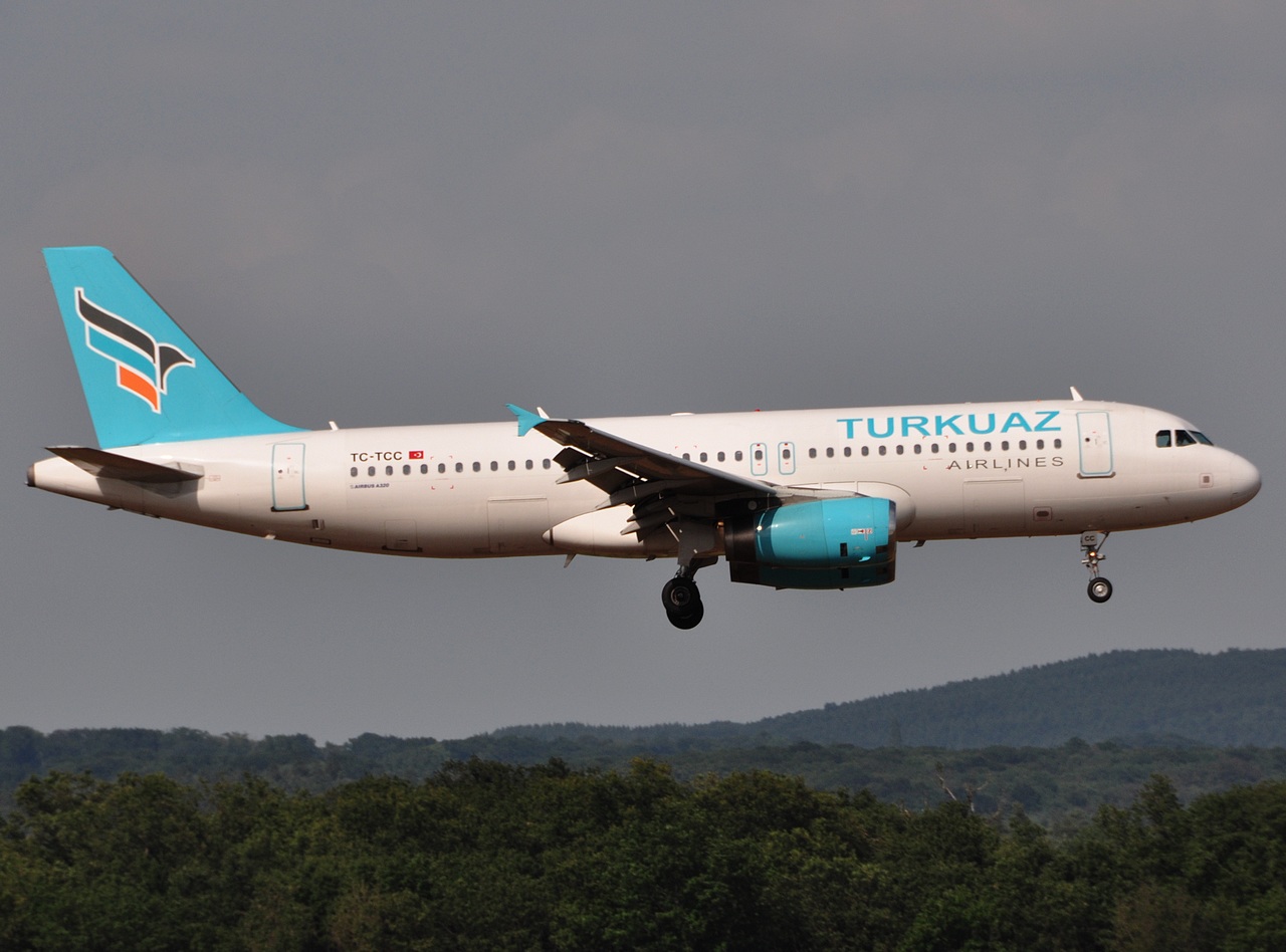 TC-TCC - A320-232 - Turkuaz Airlines - CGN - 10-07-2010