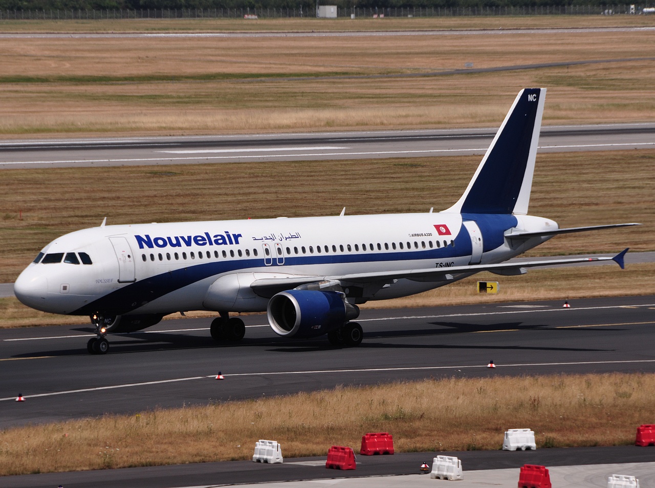 TS-INC - A320-214 - Nouvelair Tunisie - DUS - 10-07-2010