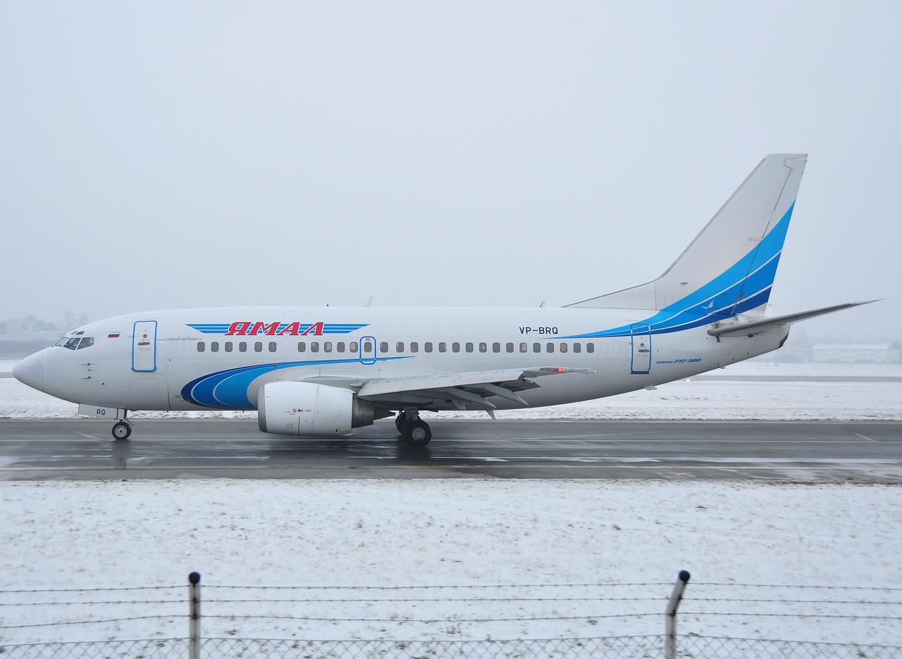 VP-BRQ - 737-528 - Yamal Airlines - SZG - 09-01-2010