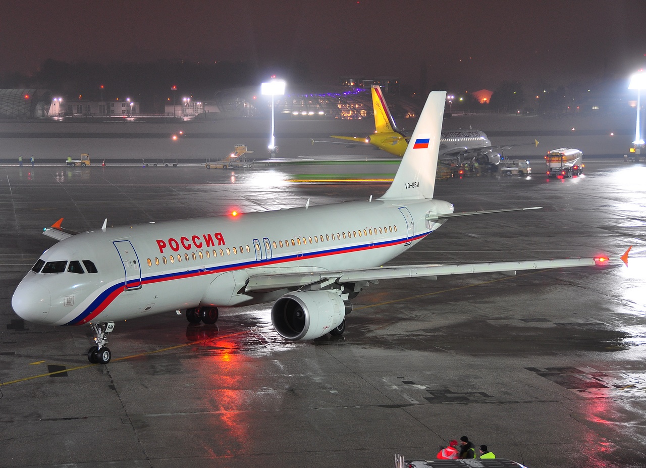 VQ-BBM - A320-214 - Rossiya _ Russian Airlines - SZG - 09-01-2010