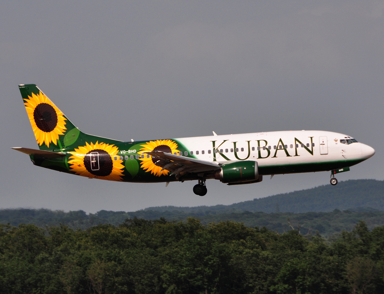 VQ-BHD - 737-3Q8 - Kuban Airlines - CGN - 10-07-2010
