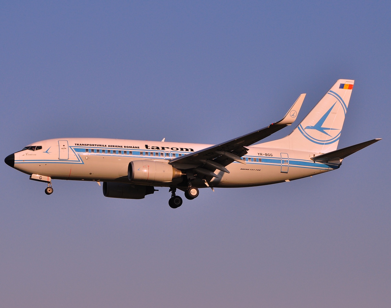 YR-BGG - 737-78J(WL) - Tarom - BRU - 23-04-2010