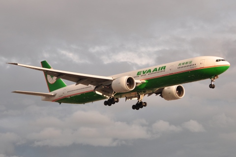 B-16707 - 777-35E(ER) - EVA Air - LHR - 28-08-2010