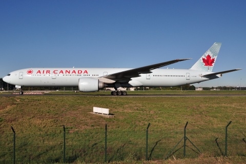 C-FIVM - 777-333(ER) - Air Canada - CDG - 21-08-2010b