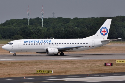 D-ABRE - 737-46J - Bremenfly - DUS - 10-07-2010b