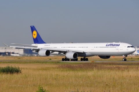 D-AIHH - A340-642 - Lufthansa - FRA - 07-07-2010b