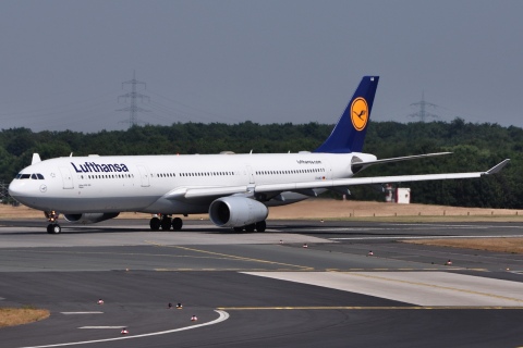D-AIKD - A330-343 - Lufthansa - DUS - 10-07-2010b