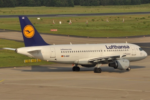 D-AILE - A319-114 - Lufthansa - CGN - 13-06-2010