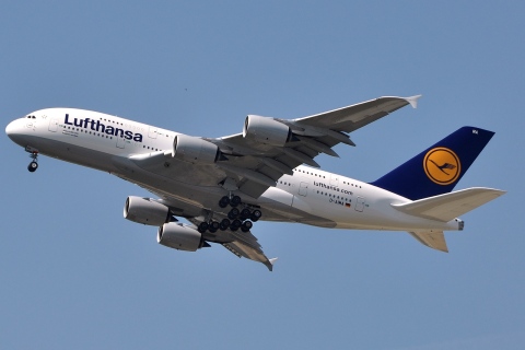 D-AIMA - A380-841 - Lufthansa - FRA - 07-07-2010b