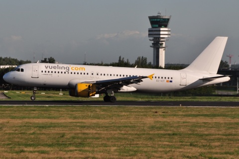 EC-ICT - A320-211 - Vueling - BRU - 24-08-2010