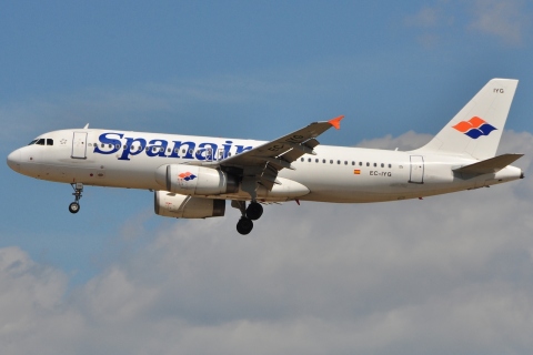 EC-IYG - A320-232 - Spanair - FRA - 06-07-2010