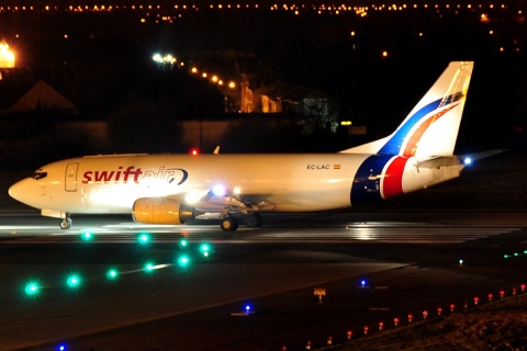 EC-LAC - 737-3M8 - Swiftair - LGG - 17-03-2010