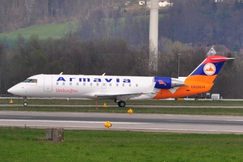 EK20014 - CRJ-100LR - Armavia - ZRH - 10-04-2010b