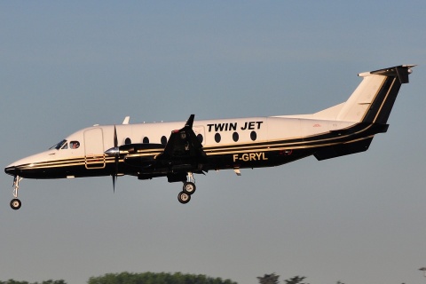 F-GRYL - Beech 1900D - Twin Jet - TLS - 28-04-2010