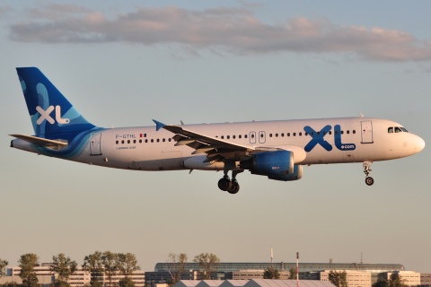 F-GTHL - A320-212 - XL Airways France - CDG - 21-08-2010