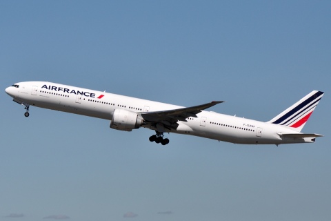 F-GZNF - 777-328(ER) - Air France - CDG - 21-08-2010