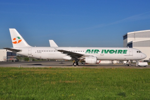 F-OIVU - A321-211 - Air Ivoire - TLS - 28-04-2010