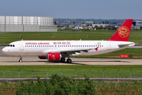 F-WWDU - A320-214 - Juneyao Airlines - TLS - 28-04-2010b