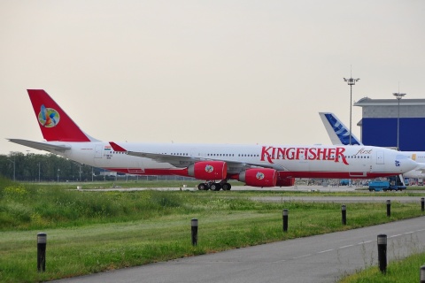 F-WWTG - A340-500 - Kingfisher - TLS - 29-04-2010