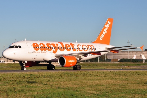 G-EZBV - A319-111 - easyJet - CDG - 21-08-2010