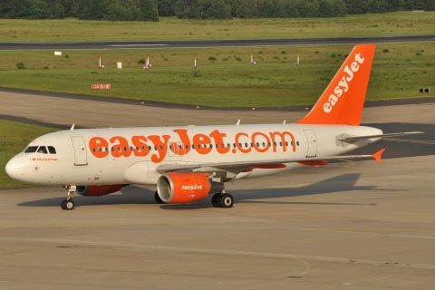 G-EZDJ - A319-111 - easyJet - CGN - 13-06-2010