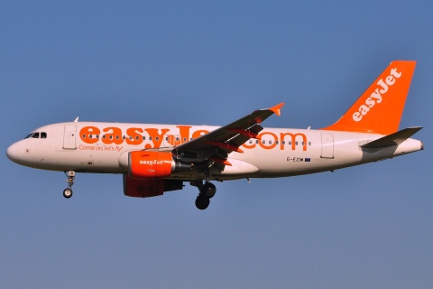G-EZIW - A319-111 - easyJet - BRU - 23-04-2010