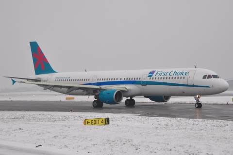 G-OOPH - A321-211 - First Choice Airways - SZG - 09-01-2010