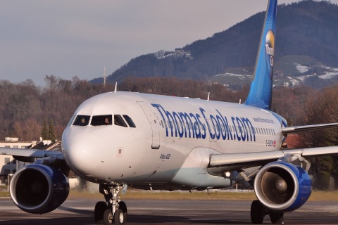 G-SUEW - A320-214 - Thomas Cook Airlines - SZG - 08-01-2010