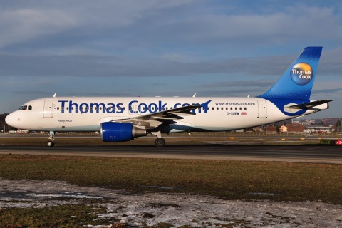 G-SUEW - A320-214 - Thomas Cook Airlines - SZG - 08-01-2010b