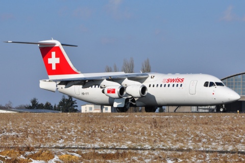 HB-IYY - RJ100 - Swiss - LUX - 07-03-2010