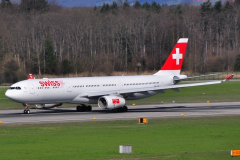 HB-JHE - A330-343 - Swiss - ZRH - 11-04-2010b