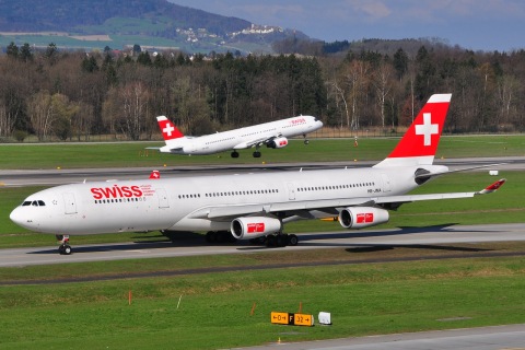HB-JMA - A340-313 - Swiss - ZRH - 11-04-2010c