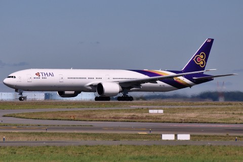 HS-TKJ - 777-35R(ER) - Thai Airways International - CDG - 21-08-2010